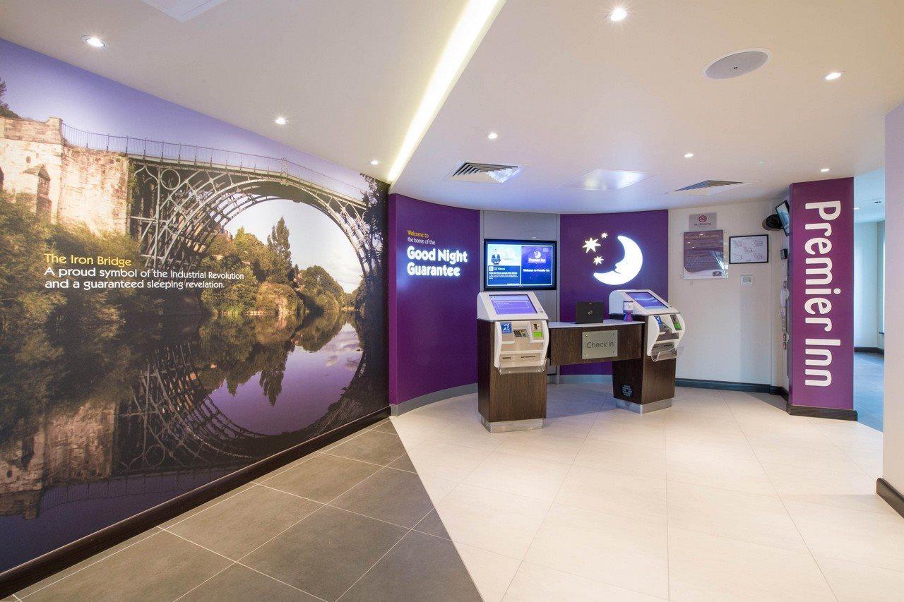 Premier Inn Телфорд Экстерьер фото