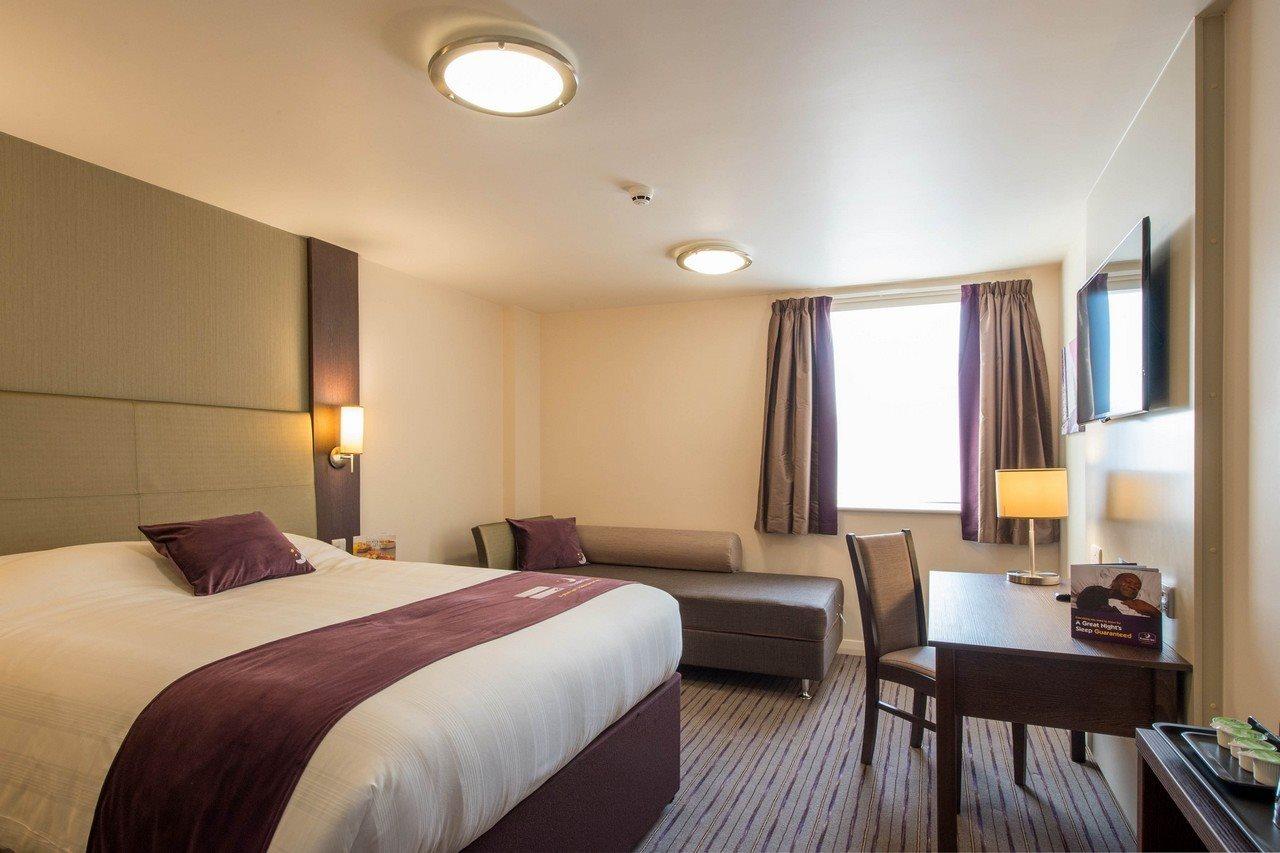 Premier Inn Телфорд Экстерьер фото