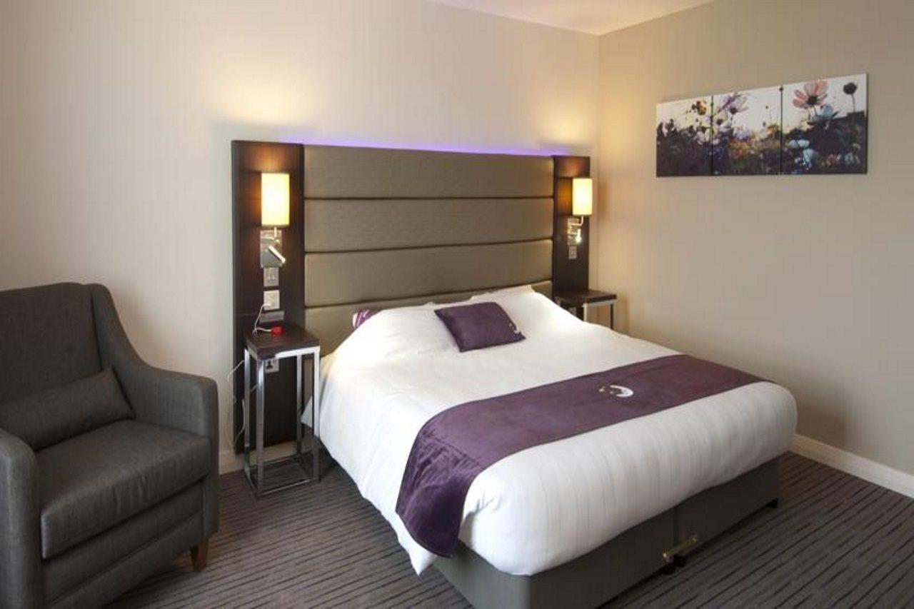 Premier Inn Телфорд Экстерьер фото